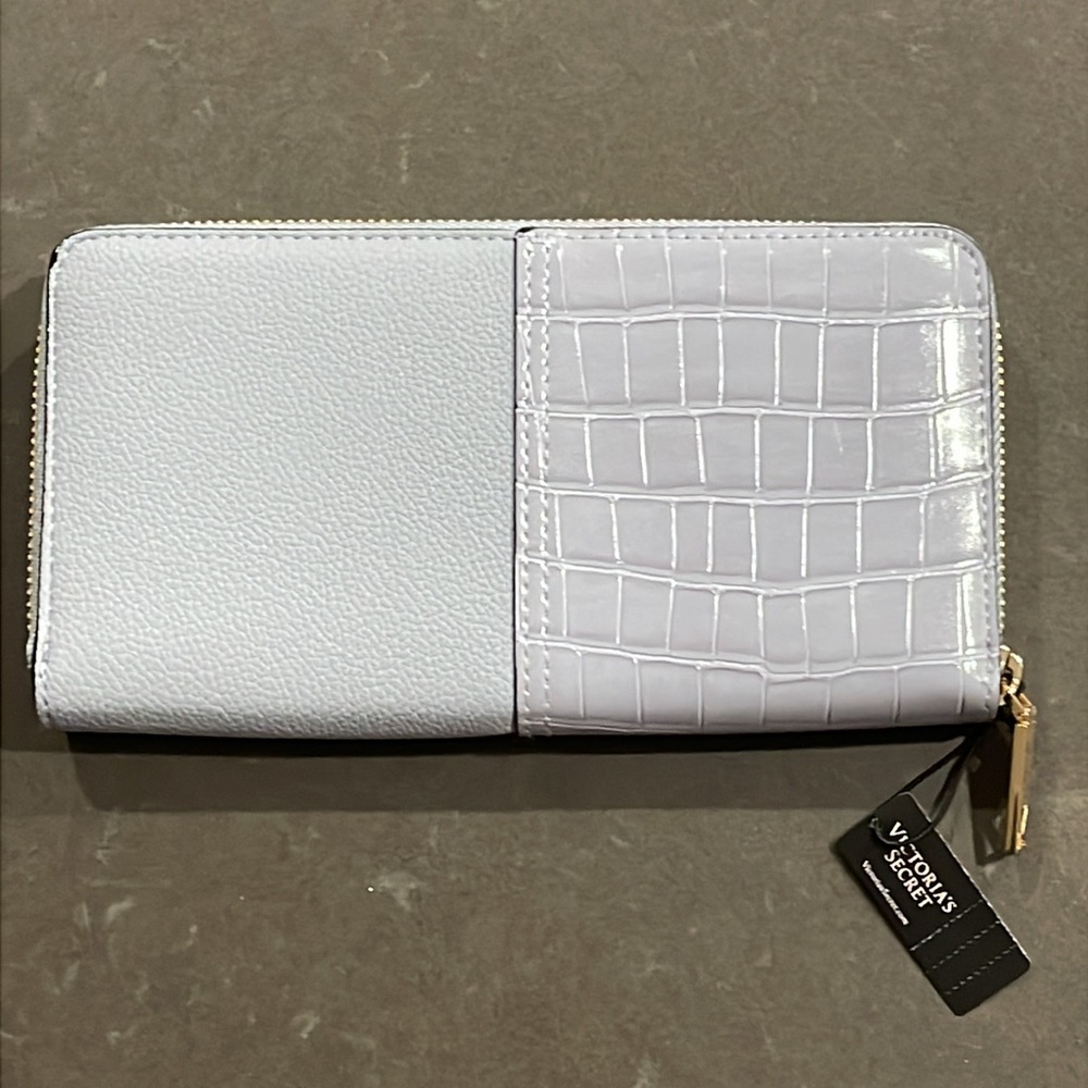 Victoria’s Secret Faux Leather and Faux Crocodile Zip Around Wallet NWT - Picture 11 of 13